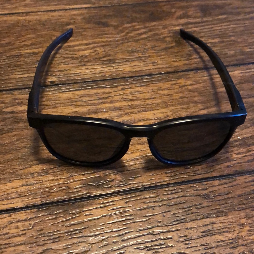 Women’s Oakley sunglasses
